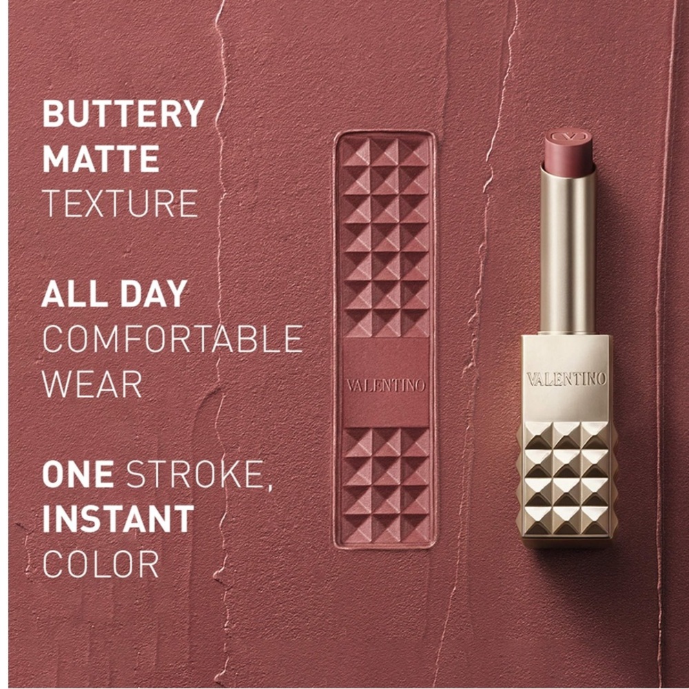 Valentino Rosy Nude Matte Lipstick: Spike Valentino #134R Couture In The Streets - Picture 4 of 12